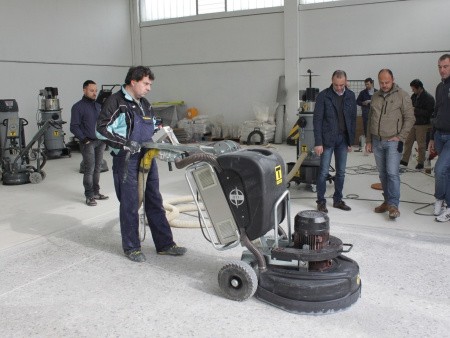 Промышленный пылесос Coynco, применение со шлифовальными машинами