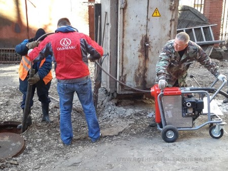 Машина для чистки труб R140, применение